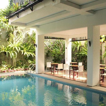 Rion Hostel Bogor Exteriör bild