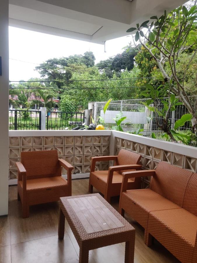 Rion Hostel Bogor Exteriör bild