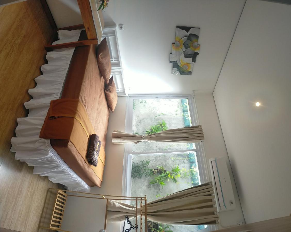 Rion Hostel Bogor Exteriör bild