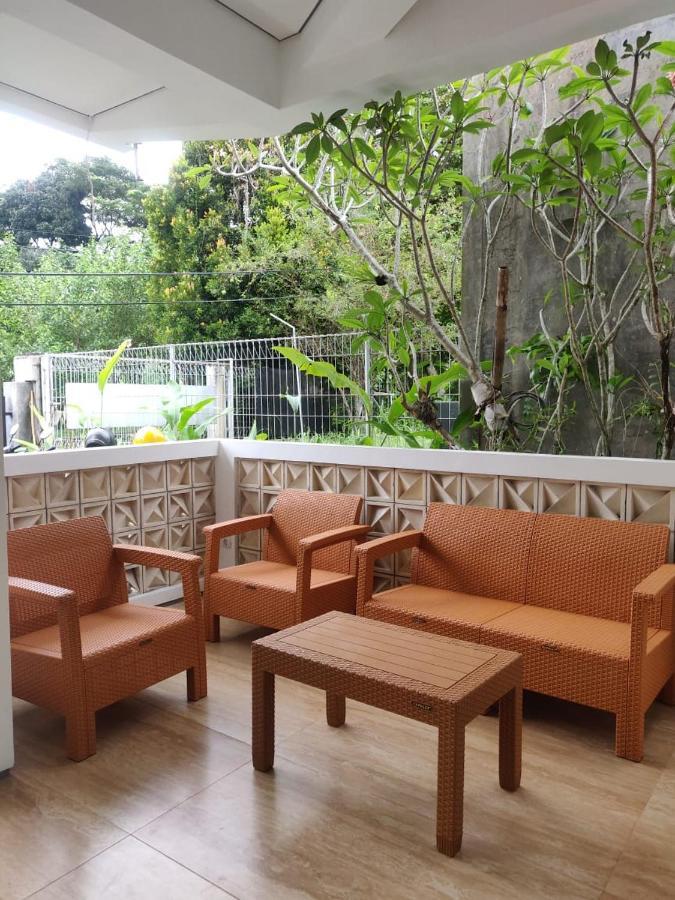 Rion Hostel Bogor Exteriör bild