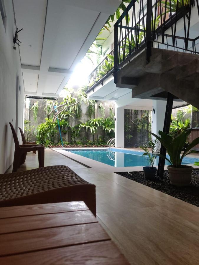 Rion Hostel Bogor Exteriör bild