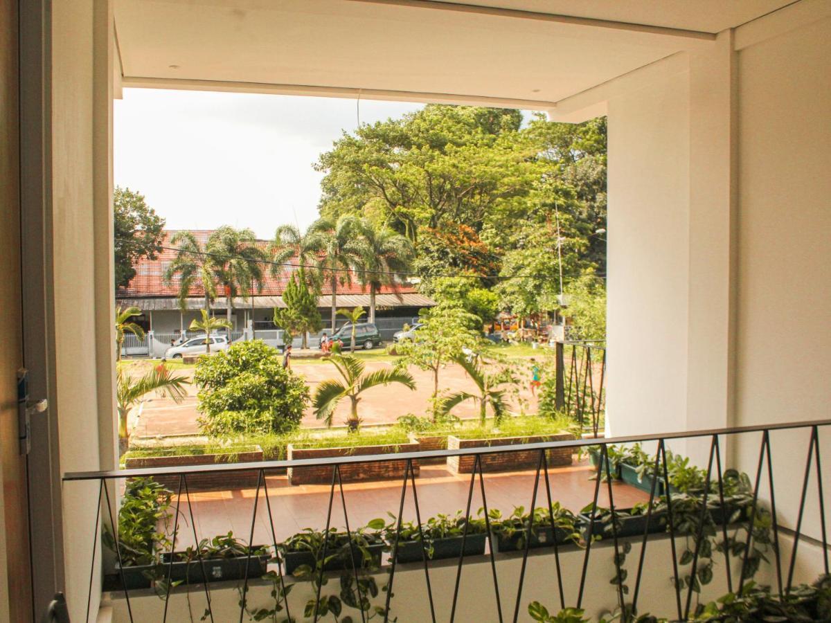 Rion Hostel Bogor Exteriör bild