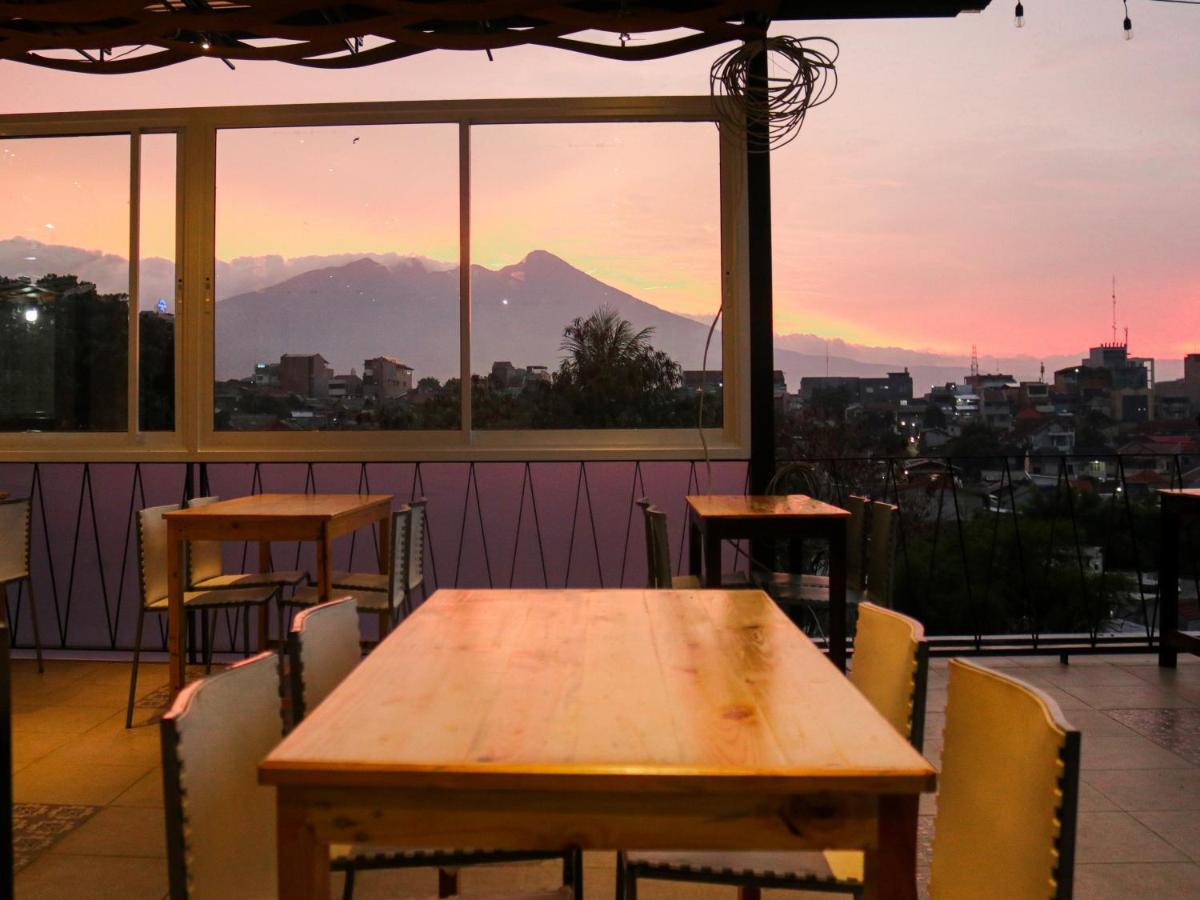Rion Hostel Bogor Exteriör bild