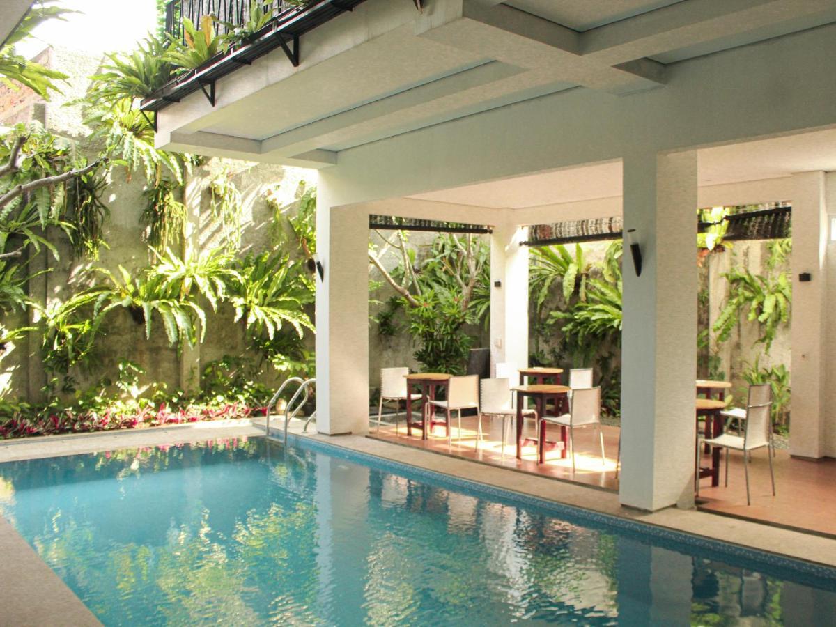 Rion Hostel Bogor Exteriör bild